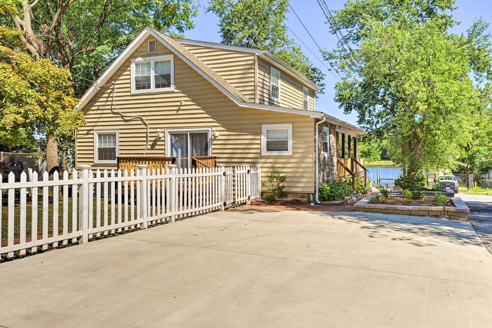 Sunny Glen Burnie Home - On-site Water Access - Property Image 13