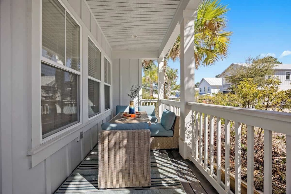 Dream Home Steps from Emerald Beach