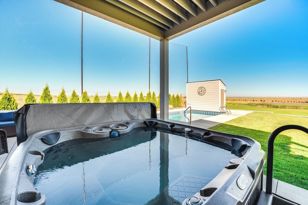 Potholes State Park Getaway w/ Private Hot Tub! - Property Image 12