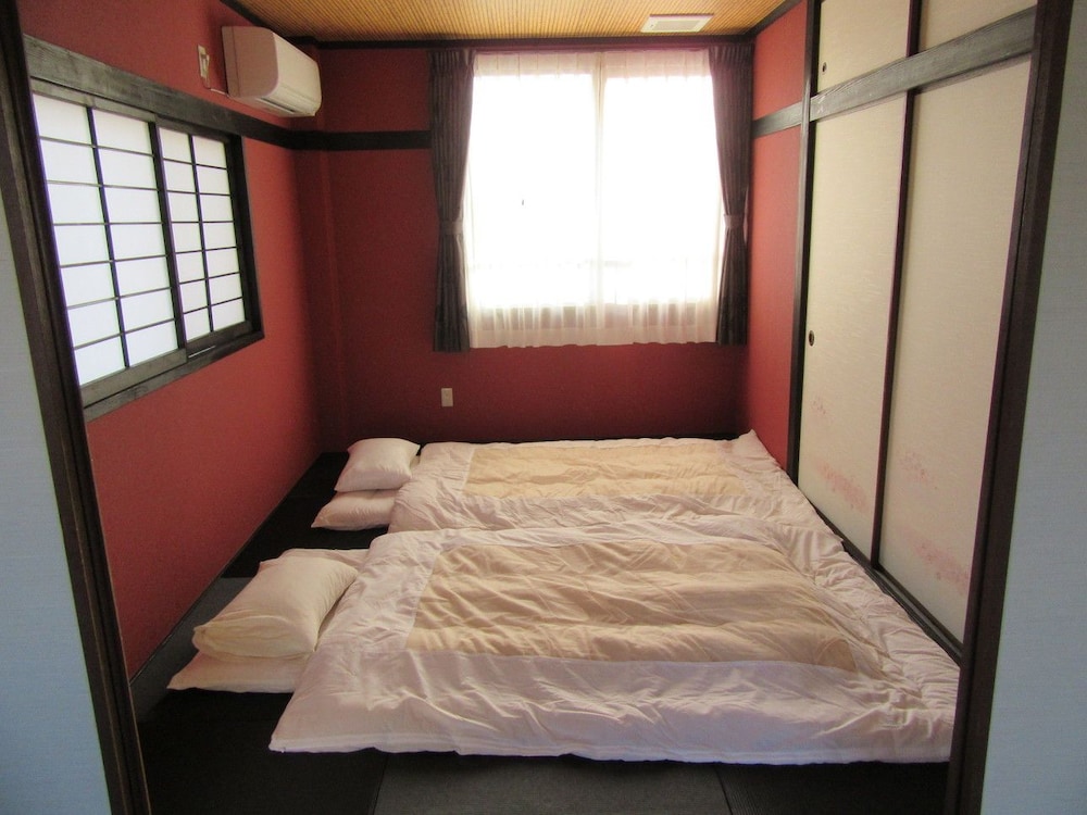 Guest house TIGA - Hostel