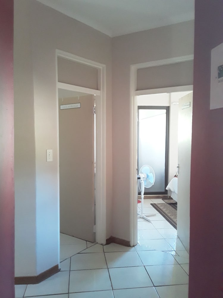 Vuya Nathi Bed & Breakfast