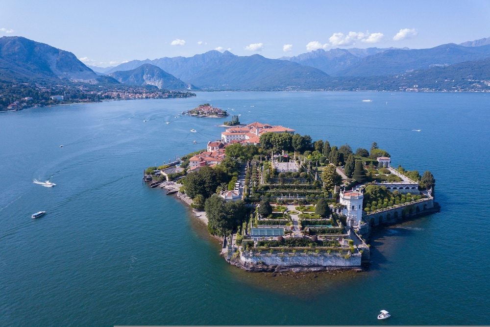 Nicoletta s Lake View On Stresa Hills