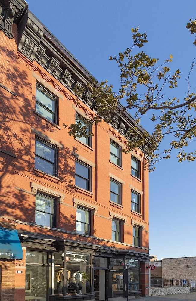Huge Stylish 3 BR Loft Cobblestone St Next to NYC view 3