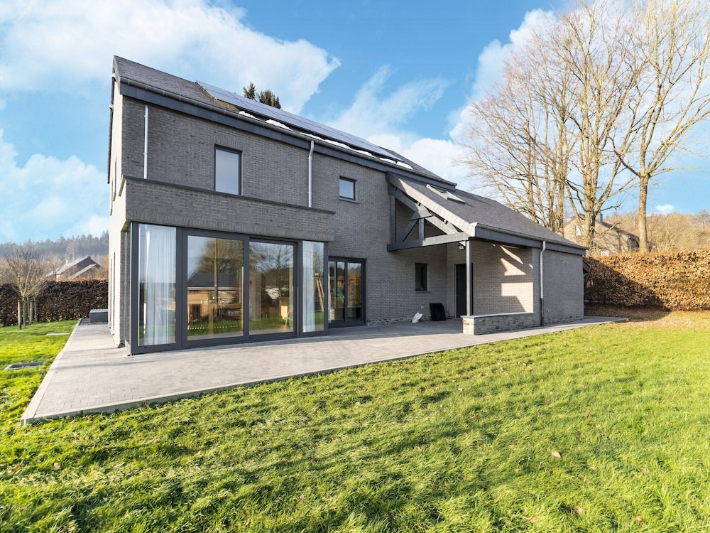Stylish Home in Petit-thier