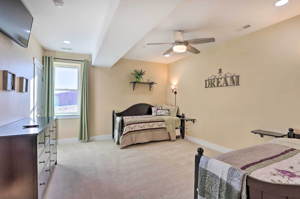 Furnished Patio + Home Gym: Brighton Family Home!