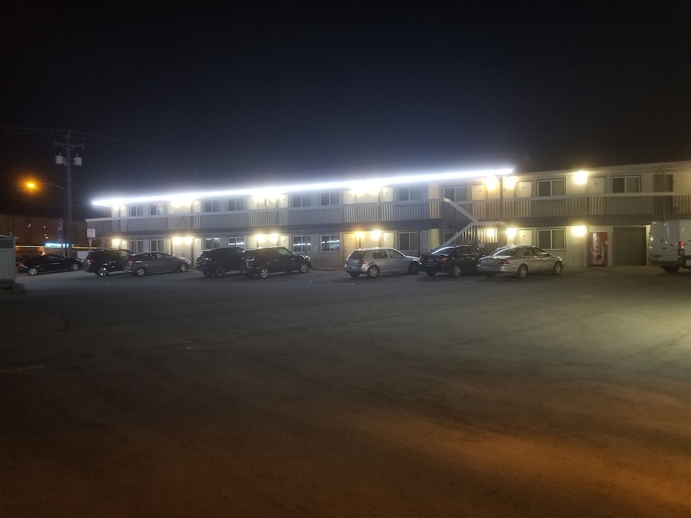 Canadas Best Value Desert Inn & Suites Cache Creek