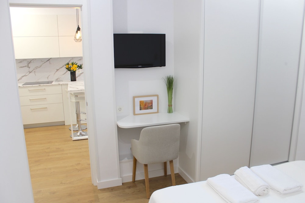 CENTRAL APARTMENT NEAR THE SEA - by SanSebastianApartments.es