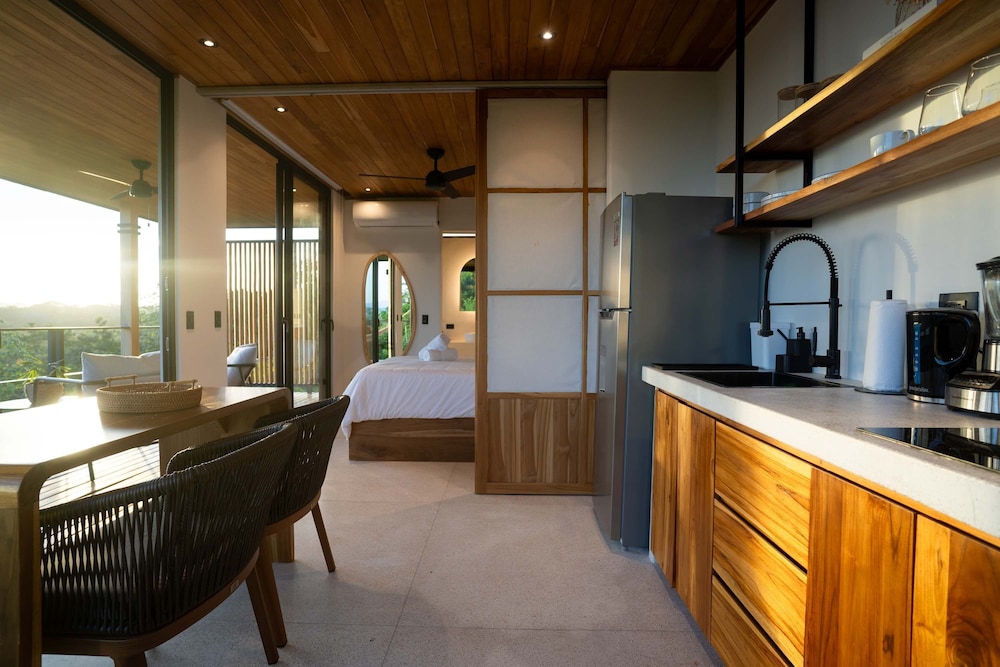 Chic 1BR Escape Breathtaking Balcony Views