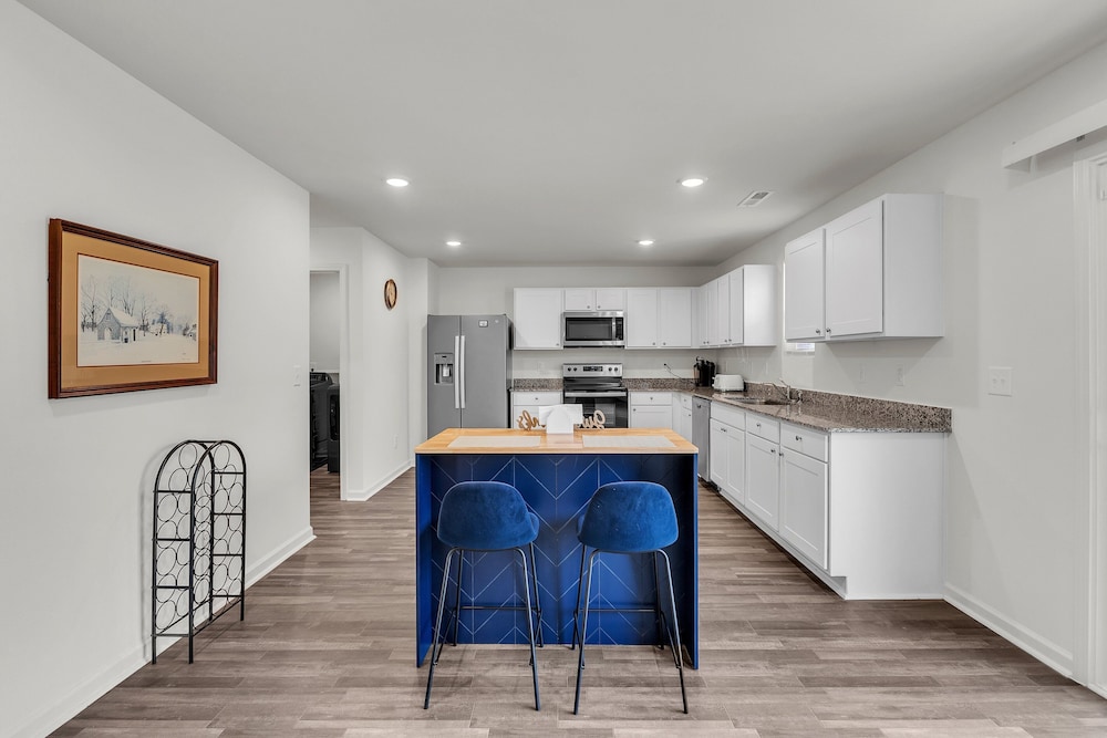 Quiet Retreat Perfect for Families 5 Bedroom Home