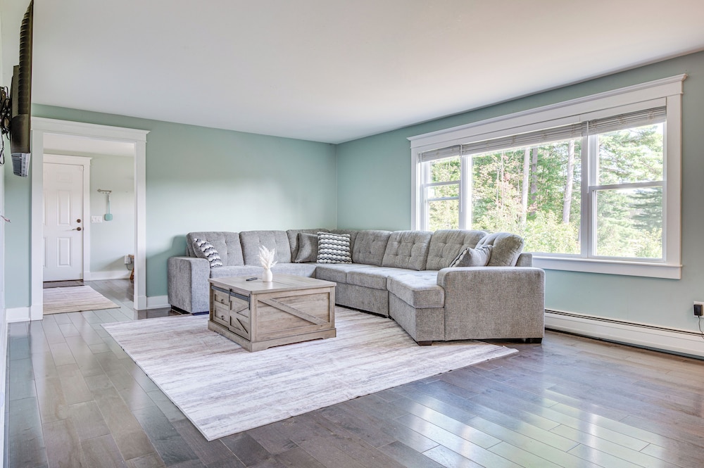 Golf, Hike & Explore: Family Home in Pembroke!