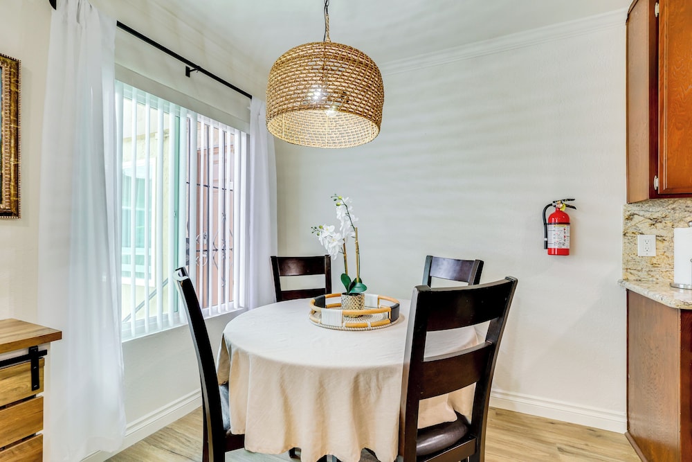 1 Mi to Oceanside Municipal Pier: Condo w/ Balcony