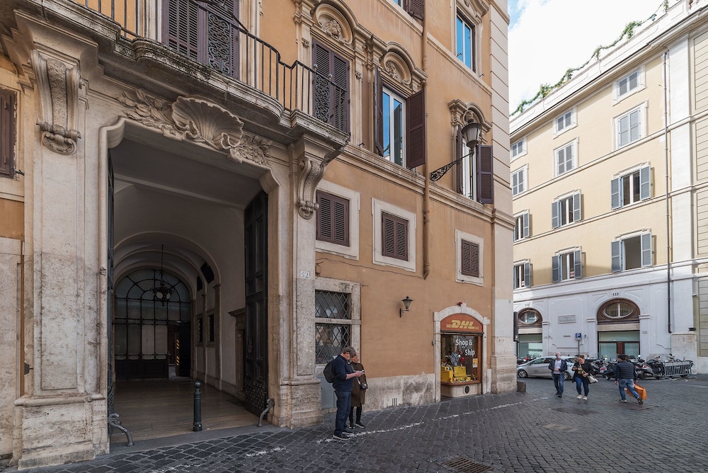 Montecitorio Lovely Apartment