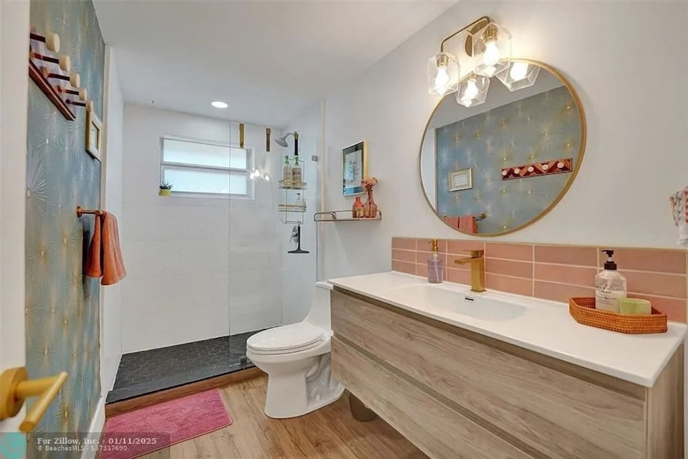 Castaways Casita Saltwater Pool Dog Friendly