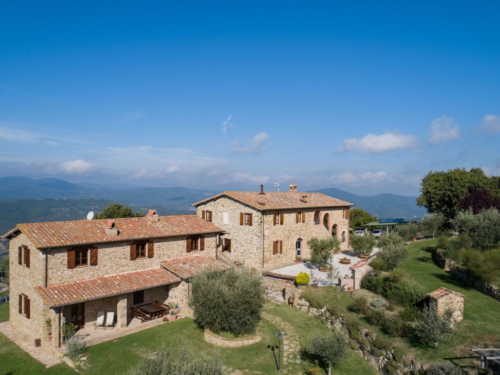 Villa in Umbria With Saltwater Pool