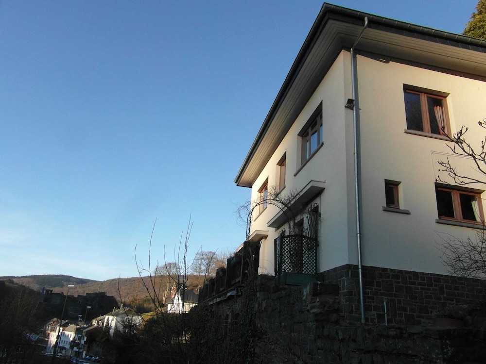 Photo 33