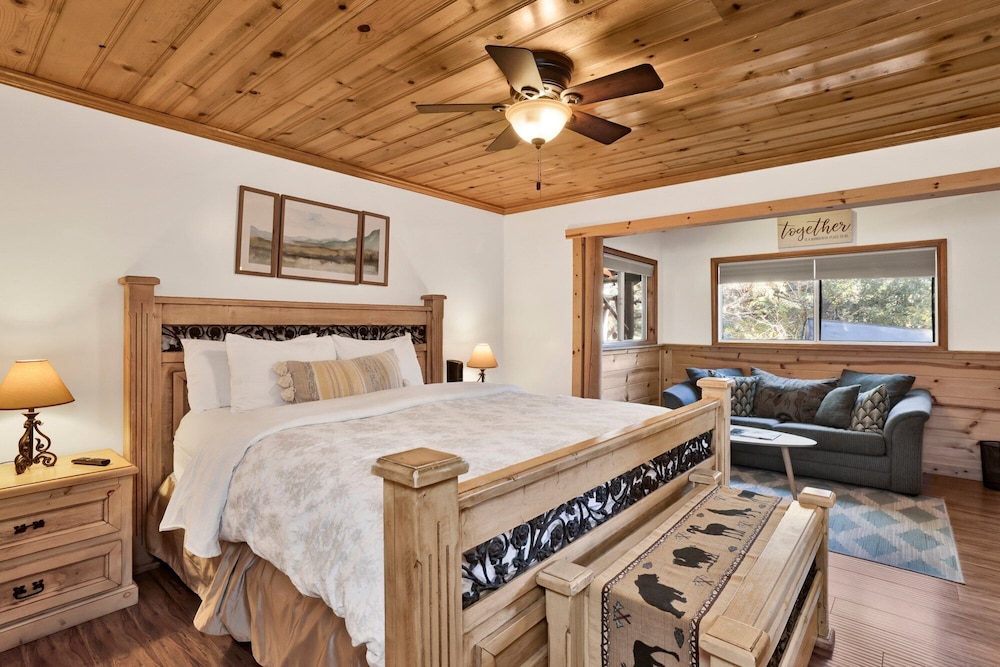 Entertainment Cabin #610