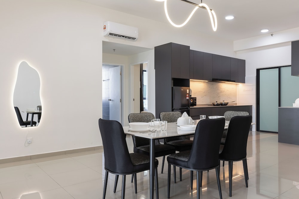 Sunshine Residence Suites
