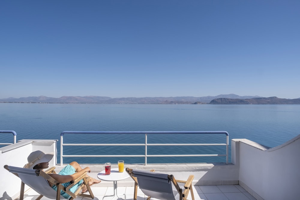 Meli Apartments & Villas