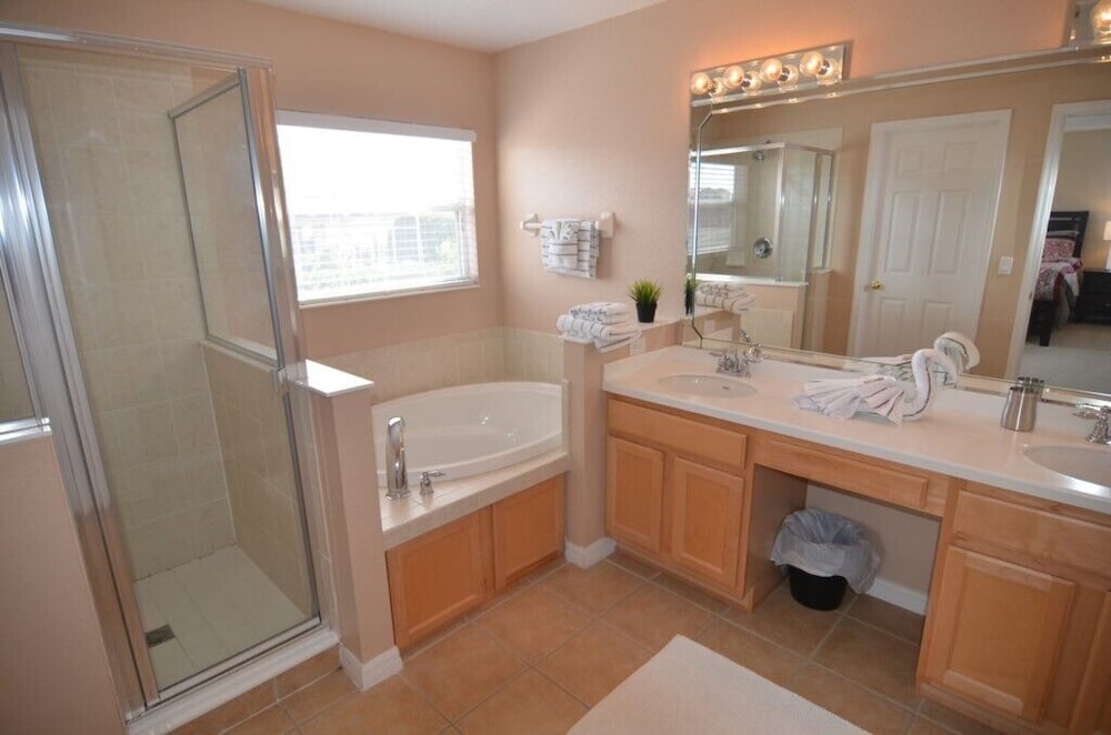 207bon 4 Bedroom Villa by Redawning - Image 5