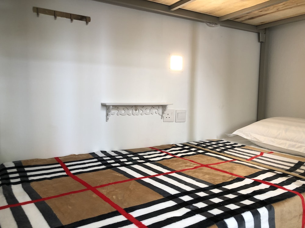 OSS Backpackers Hostel