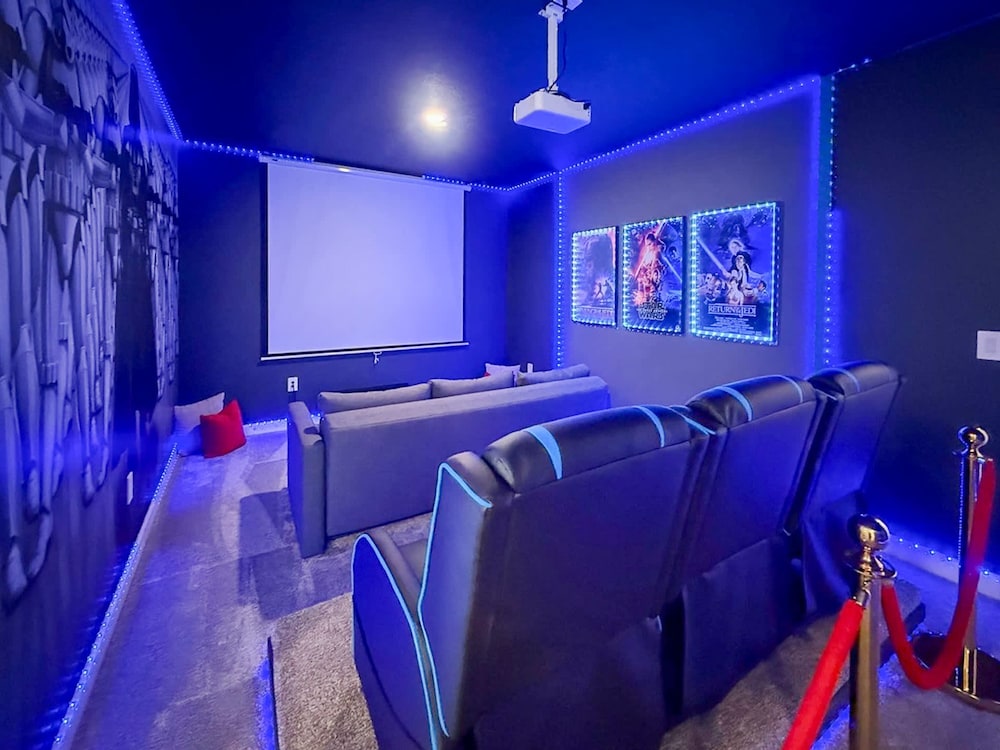 Upstay Luxury Living w Pool Hot Tub Cinema