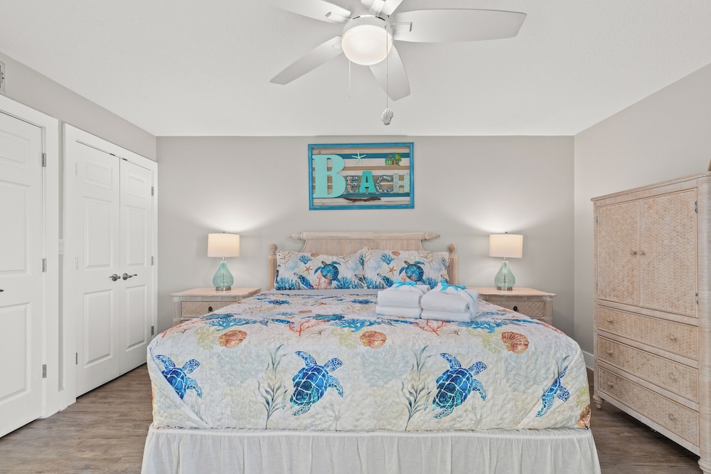 Watercrest Waves! Beachfront 2br/2ba Condo, Sleeps 8, Stunning Gulf Views!