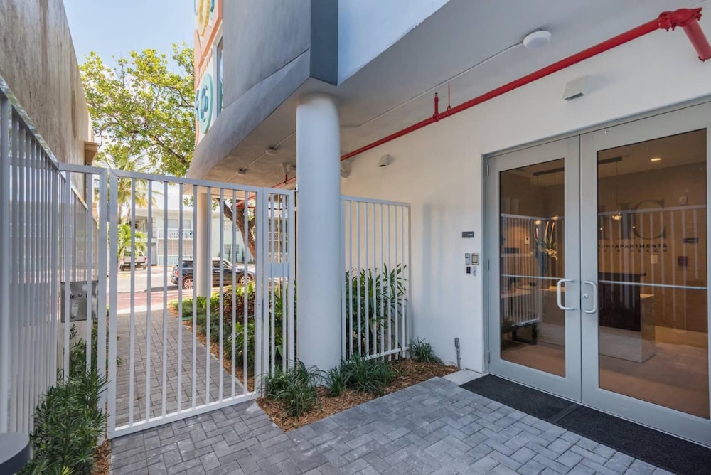 Brand new 2 Bedroom apt in South Beach - Image 2