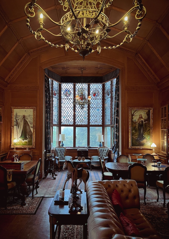 Glencruitten House