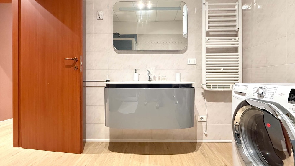 Loft Enrico Modern City pad in Historic Bologna