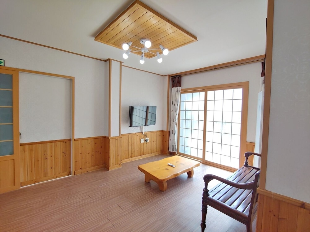 Gyul House