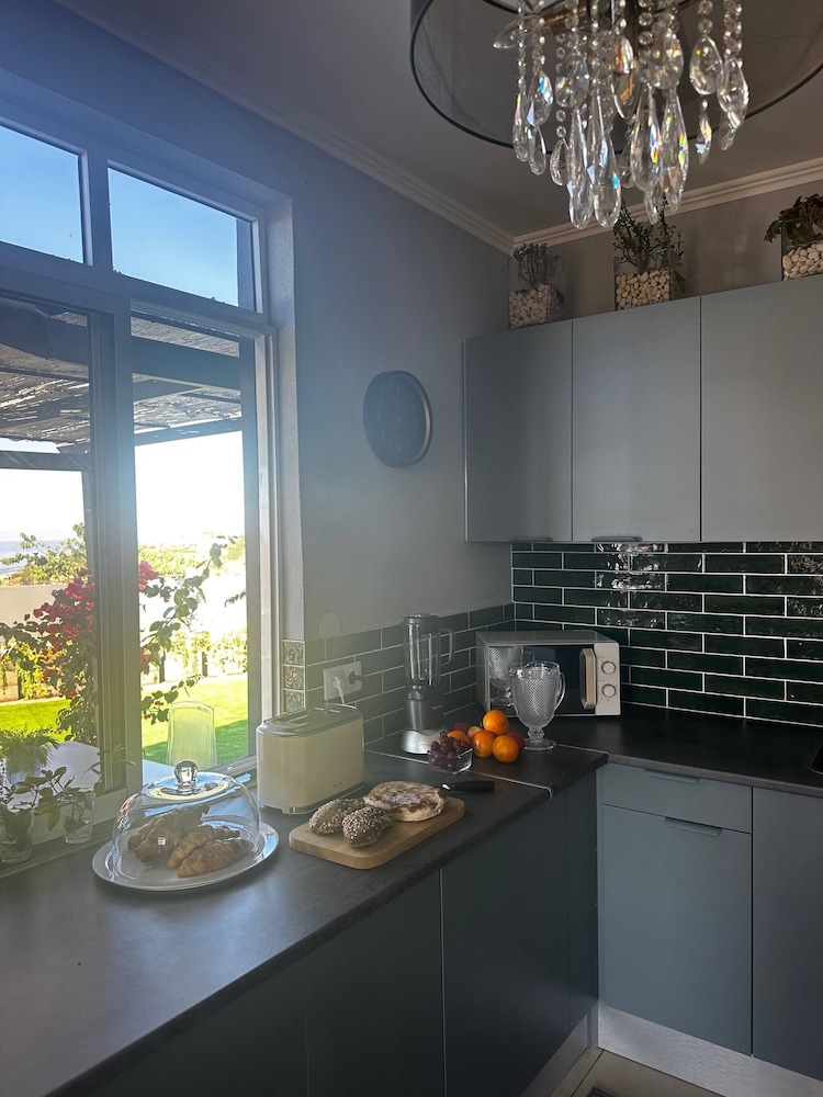 Miguel's Seaview Corner