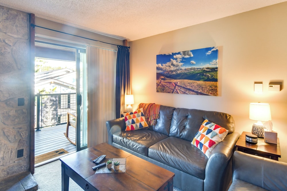 Elevated Fraser Condo w/ Mountain View & Amenities