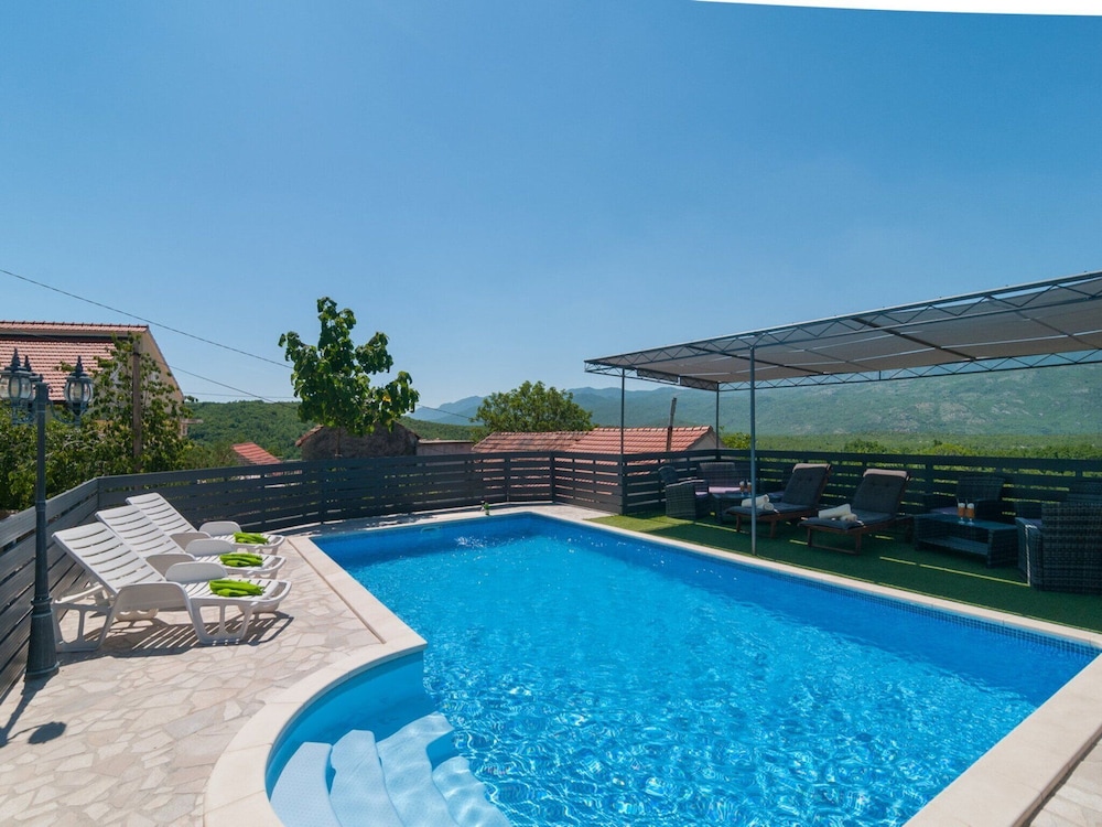 Villa Homeland