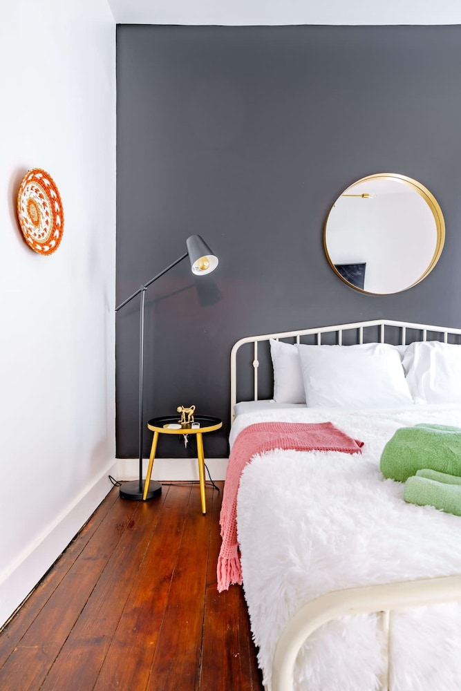 Prime Location Clean Top Rated Free Parking