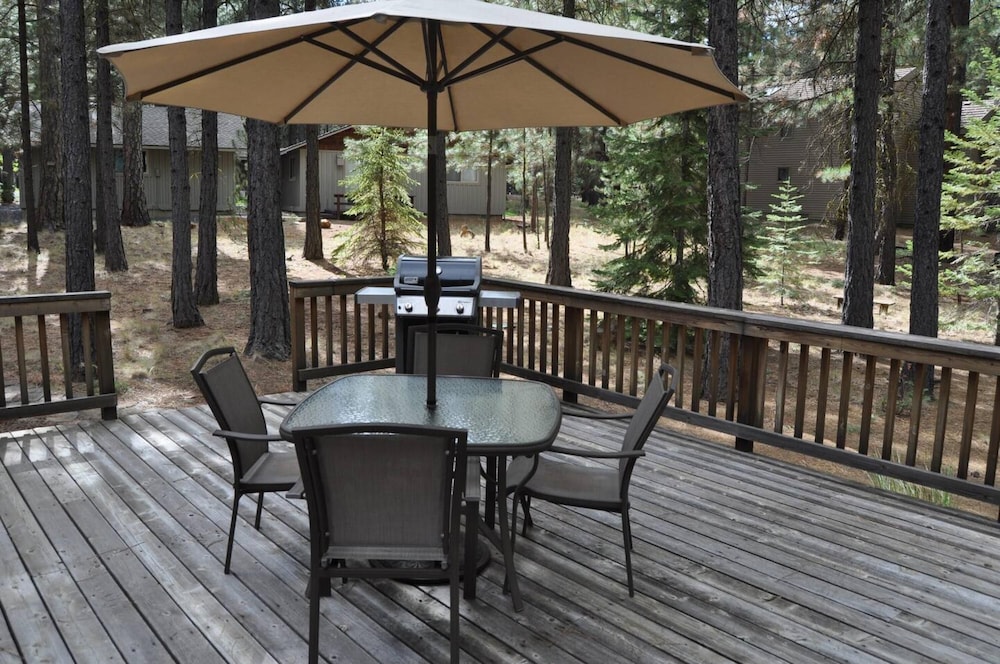 NEW Winter Retreat at Black Butte Ranch