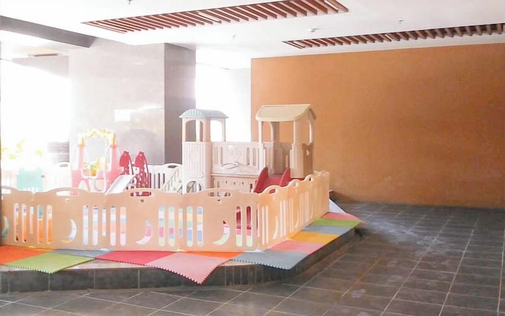 Homey And Simply 3Br At Grand Sungkono Lagoon Apartment