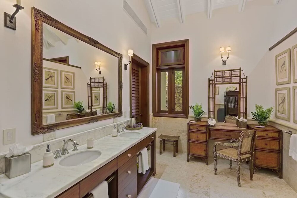 Magnificent Eight Bedroom Holiday Home