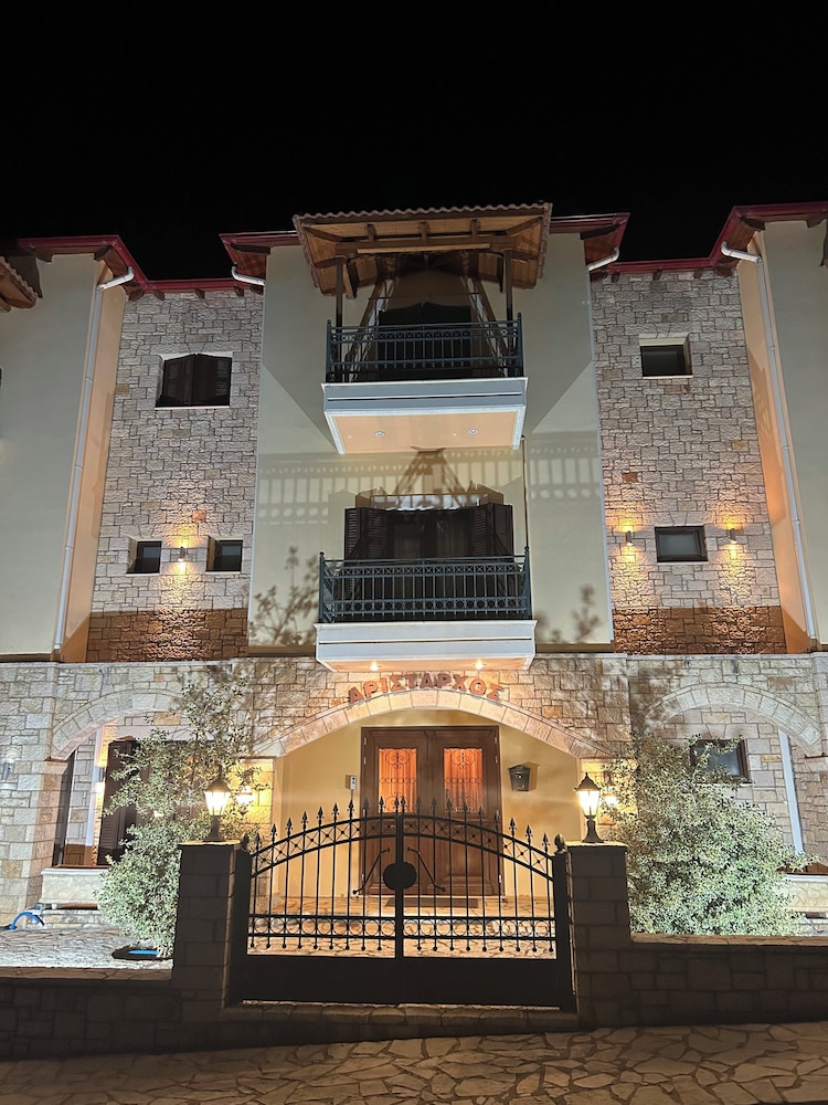 Aristarchos Lodge