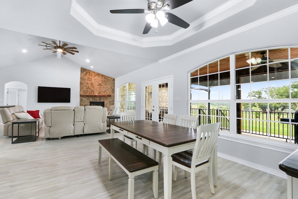 6A Ranch Luxury Meets Country!