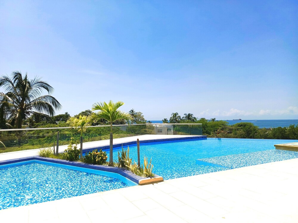 Apartasuites Sierra Beach - Vista al Mar