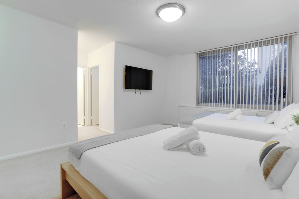 Crystal City Comfortable Apartments
