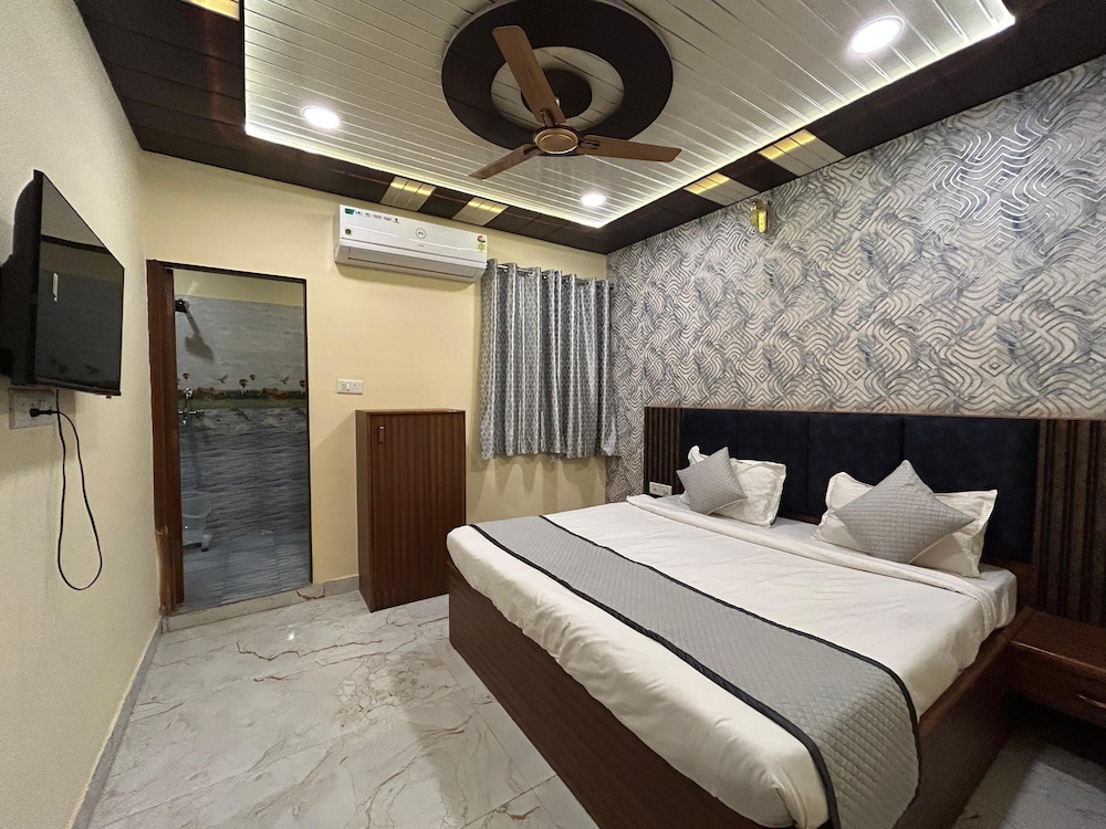 Hotel Triple Three By Aditya Inn