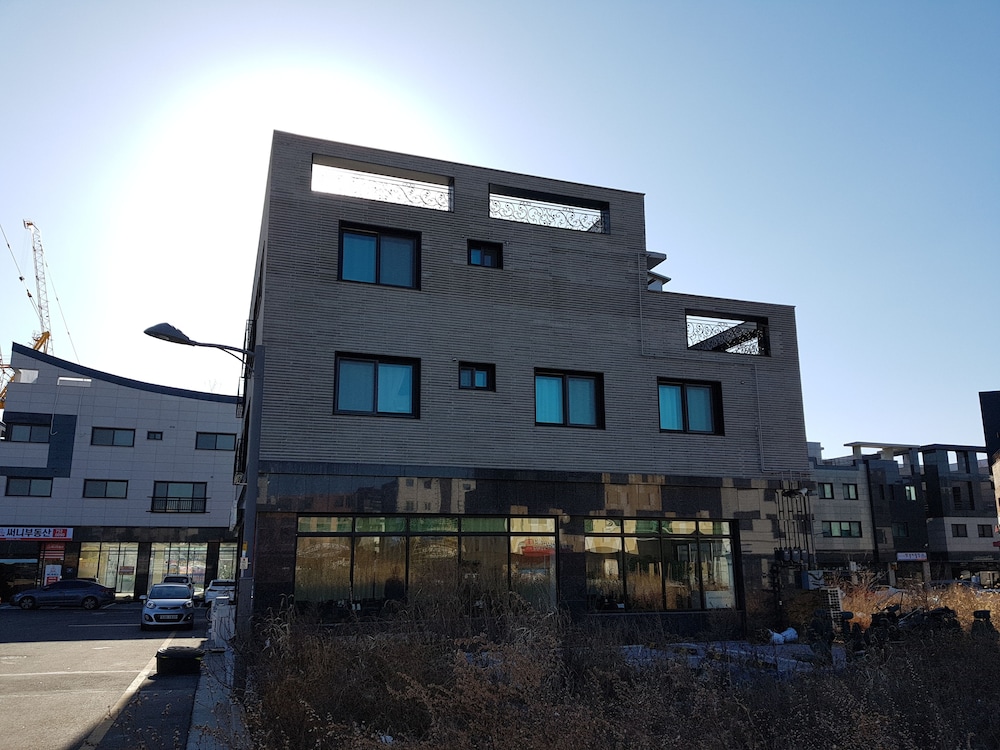 Buzz Guest House - Hostel