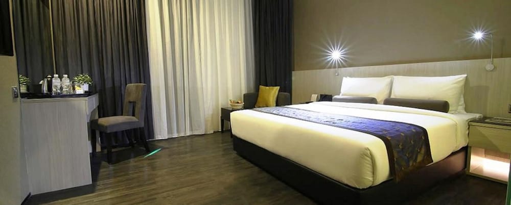 Swiss Garden Residence SS Suite