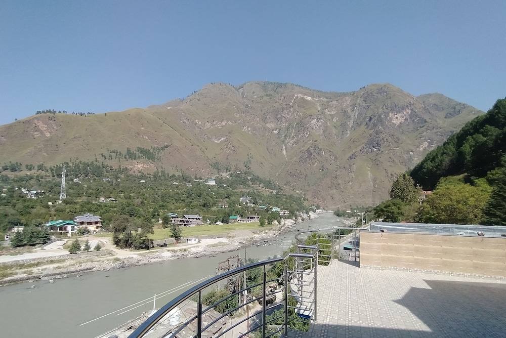Hotel Sarla Regency