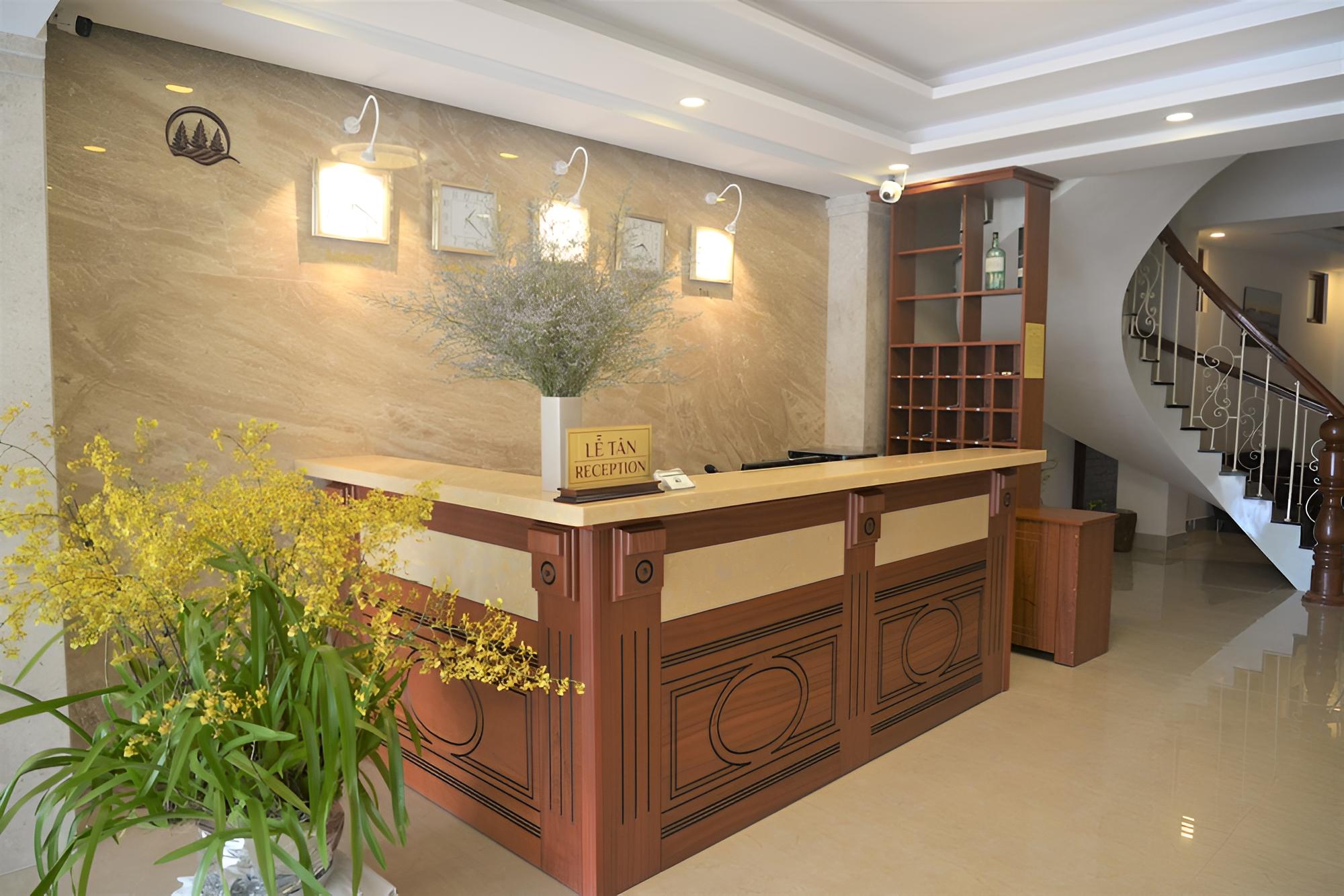 Lake View Hotel