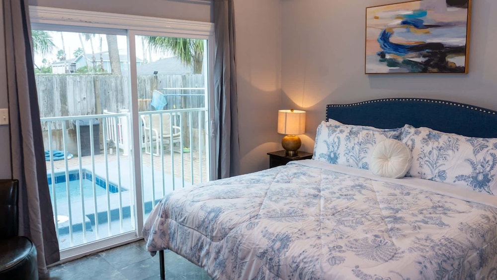 Pool 1st Floor 75 Yards To Beach Value 2 Bedroom Apts