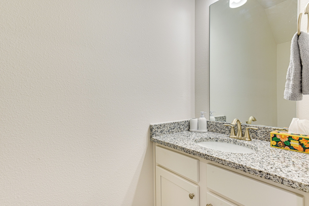 4 Mi to Santa Rosa Golf & Beach Club: Modern Home