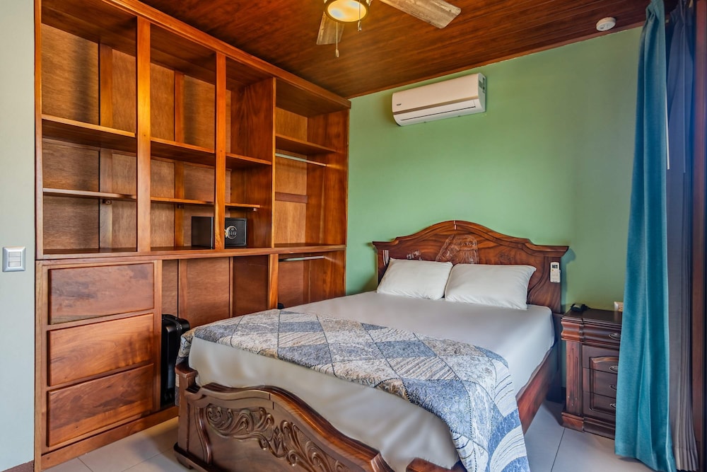 Nayari Frog Farmstay Villa La Fortuna