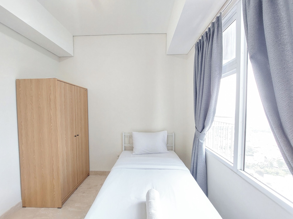 Serene And Comfort Living 3Br At Podomoro City Deli Medan Apartment
